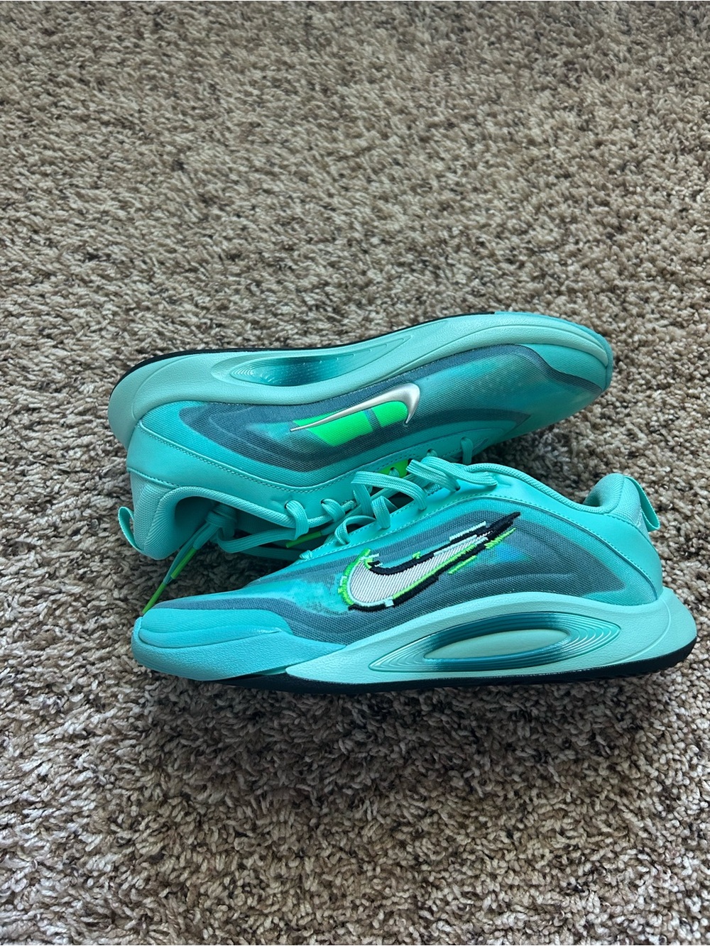 Nike A'One KC GS 5.5Y Bleached Turquoise Metallic Silver HV2267-300 NIB